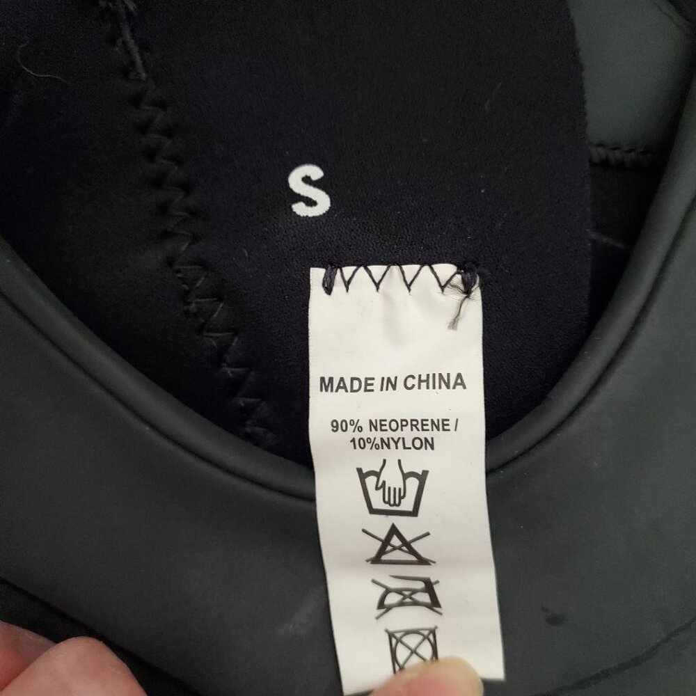 Women's Size S Wetsuit - Picture 3 of 4